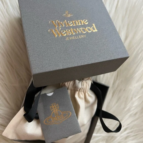 Vivienne Westwood Graziella Faux Pearl and crystal Choker Necklace - Picture 8 of 9